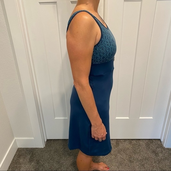 Title Nine Women’s Trellis Blue Connelly Dress w/Built-in Bra Size Medium - Picture 4 of 10